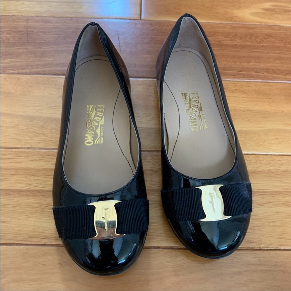 Salvatore Ferragamo Varina Girl Flats